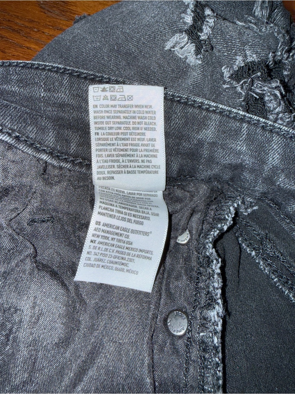 American Eagle Outfitters Women's Black Distressed Hi-Rise Jean Shorts Size 18 - Picture 8 of 8